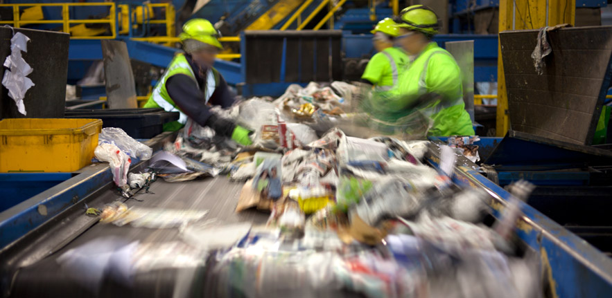 Sorting plastics recycling 