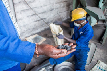 Tungsten, a critical material neccesary in smartphones, is mined in Rwanda. Image CC BY-NC-SA 4.0 by Fairphone.