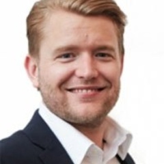 Christopher  Sveen