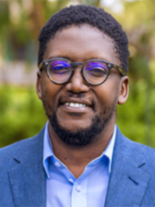 Dr Sibusiso Nkomo