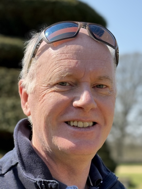  Ian Ellison