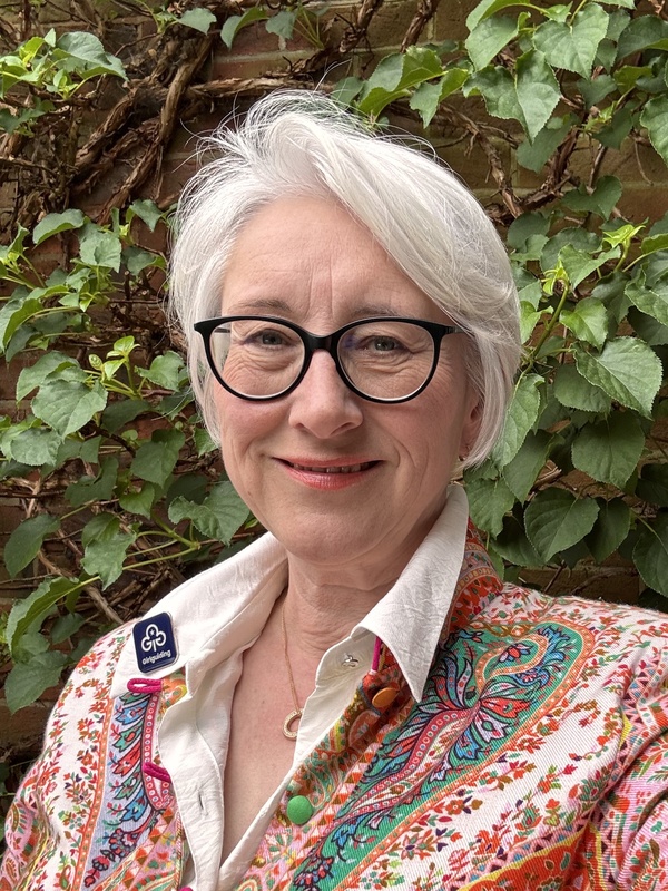  Alison Hampton