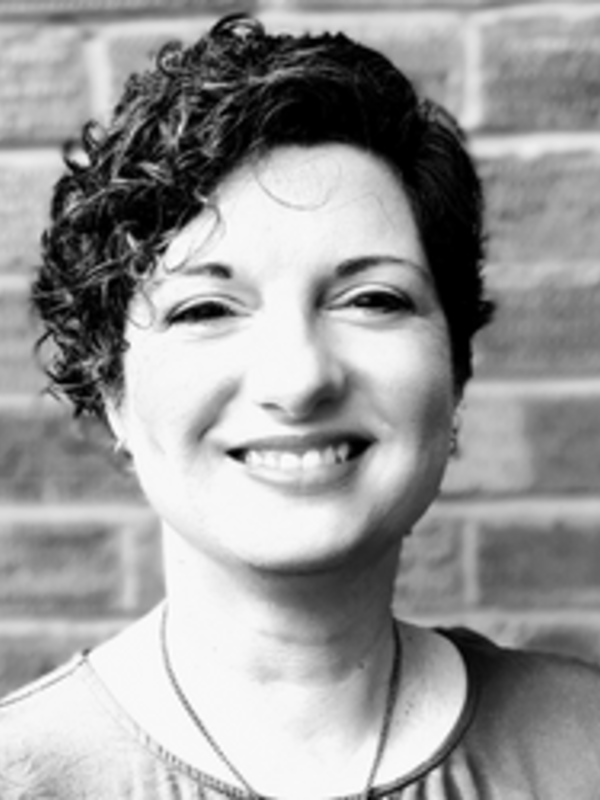 Dr Ellie Standen