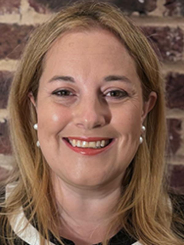  Alison Thompson