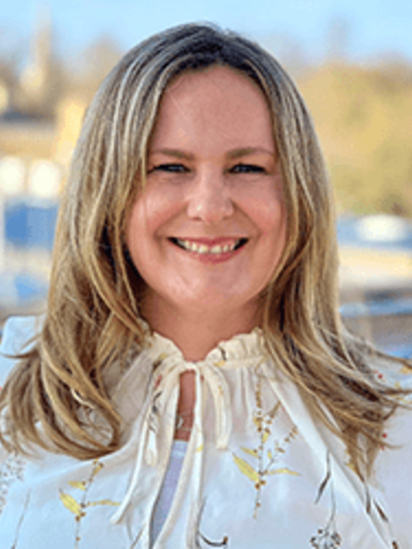  Anna Nitch-Smith