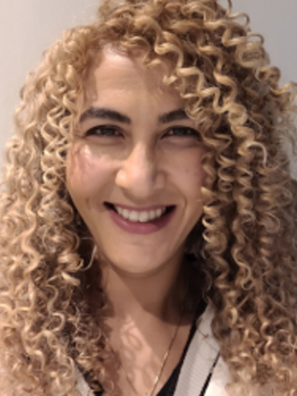 Dr Dina Khalifa