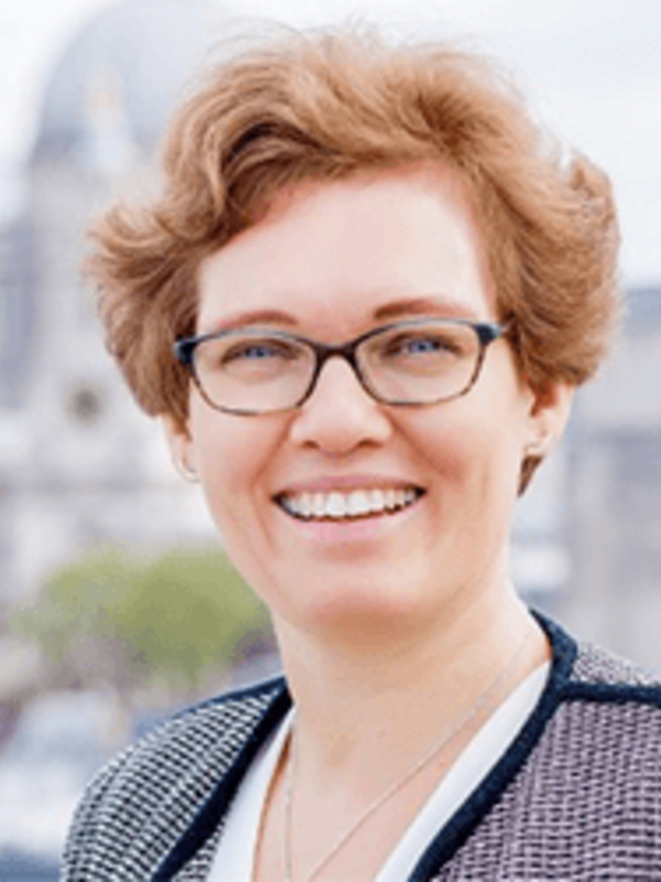  Karen Hamilton