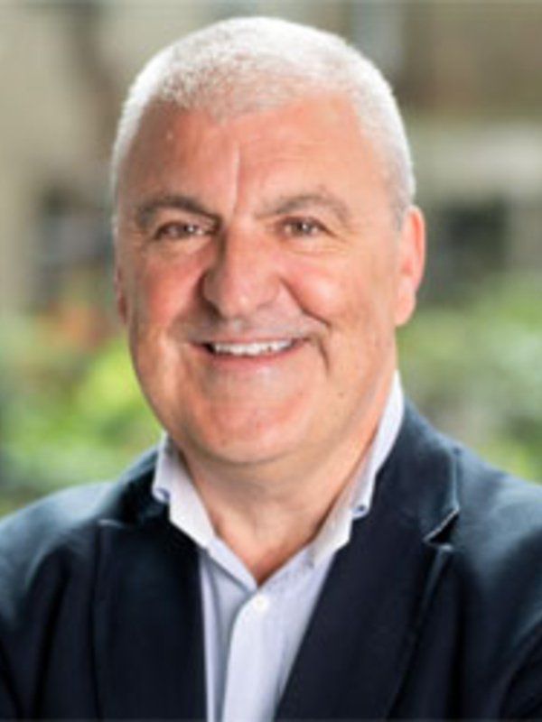  Richard Burrett