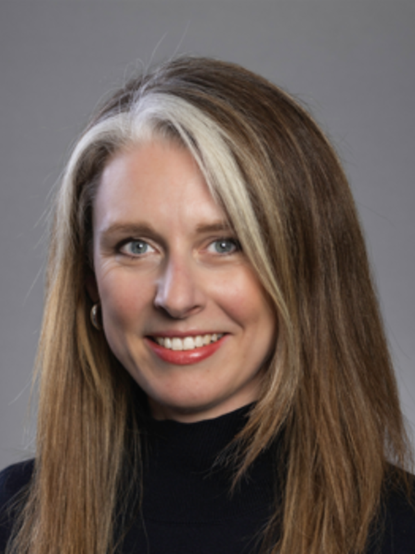  Caroline Barr