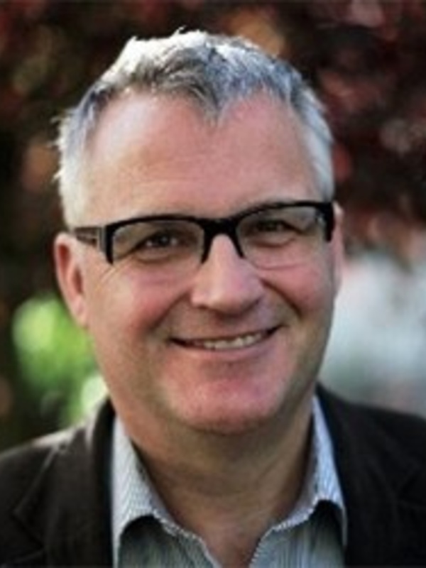 Dr Alan Knight