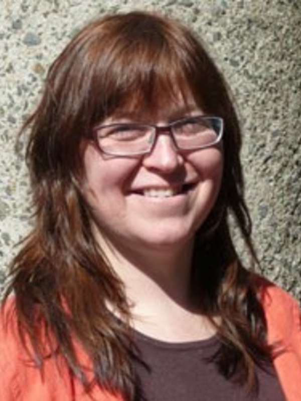 Dr  Elanor  Warwick