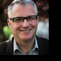 Dr Alan  Knight