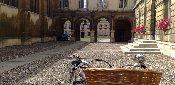 Bicycle in Cambridge courtyard
